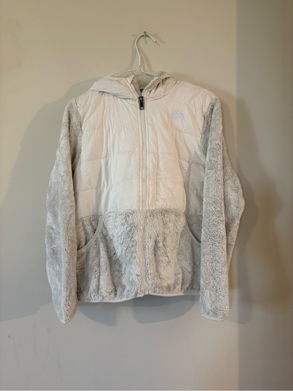 The North Face fuzzy White & Light Gray Quilted Fleece sweater zip up Jacket L